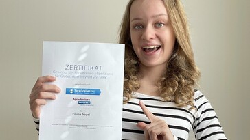 Stipendium_Gewinnerin Emma_Foto Zertifikat_Dezember 2025.jpeg